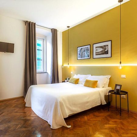 Tram Apartment For 4 Guests Triest Exterior foto