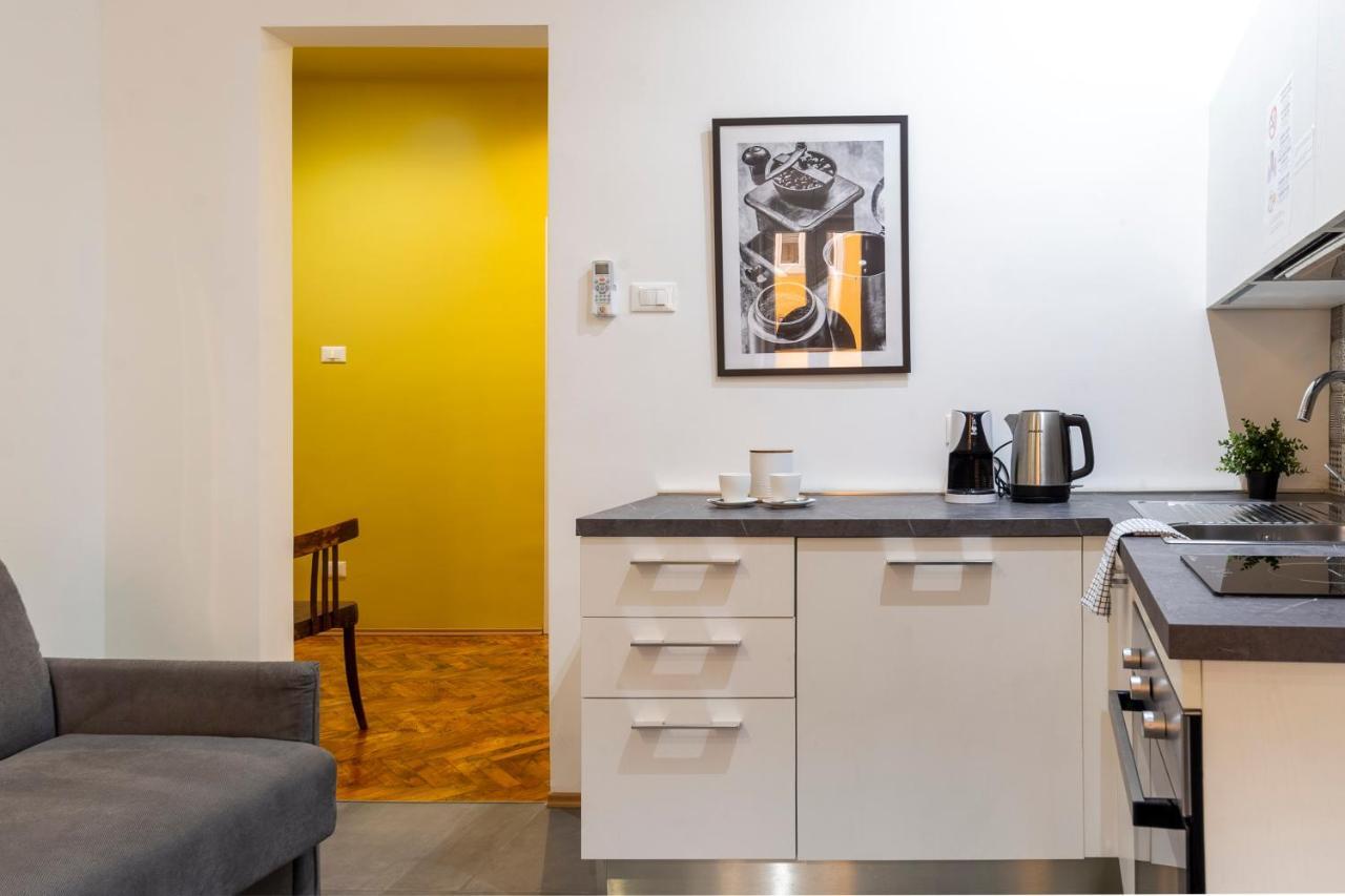 Tram Apartment For 4 Guests Triest Exterior foto